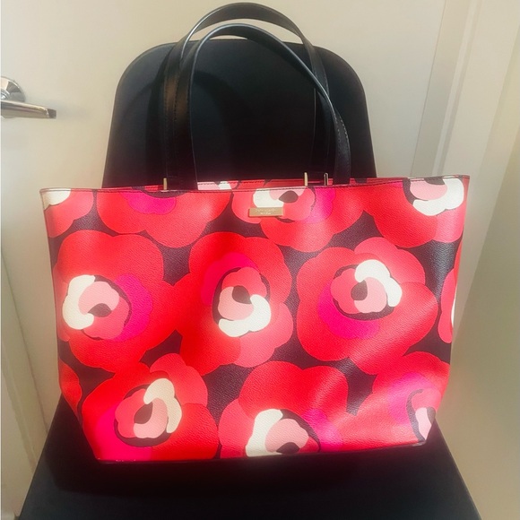 Kate Spade Extra Large Shoulder Purse - Picture 5 of 6